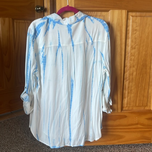 Woman’s Blouse…white with blue tye dye - Picture 4 of 7